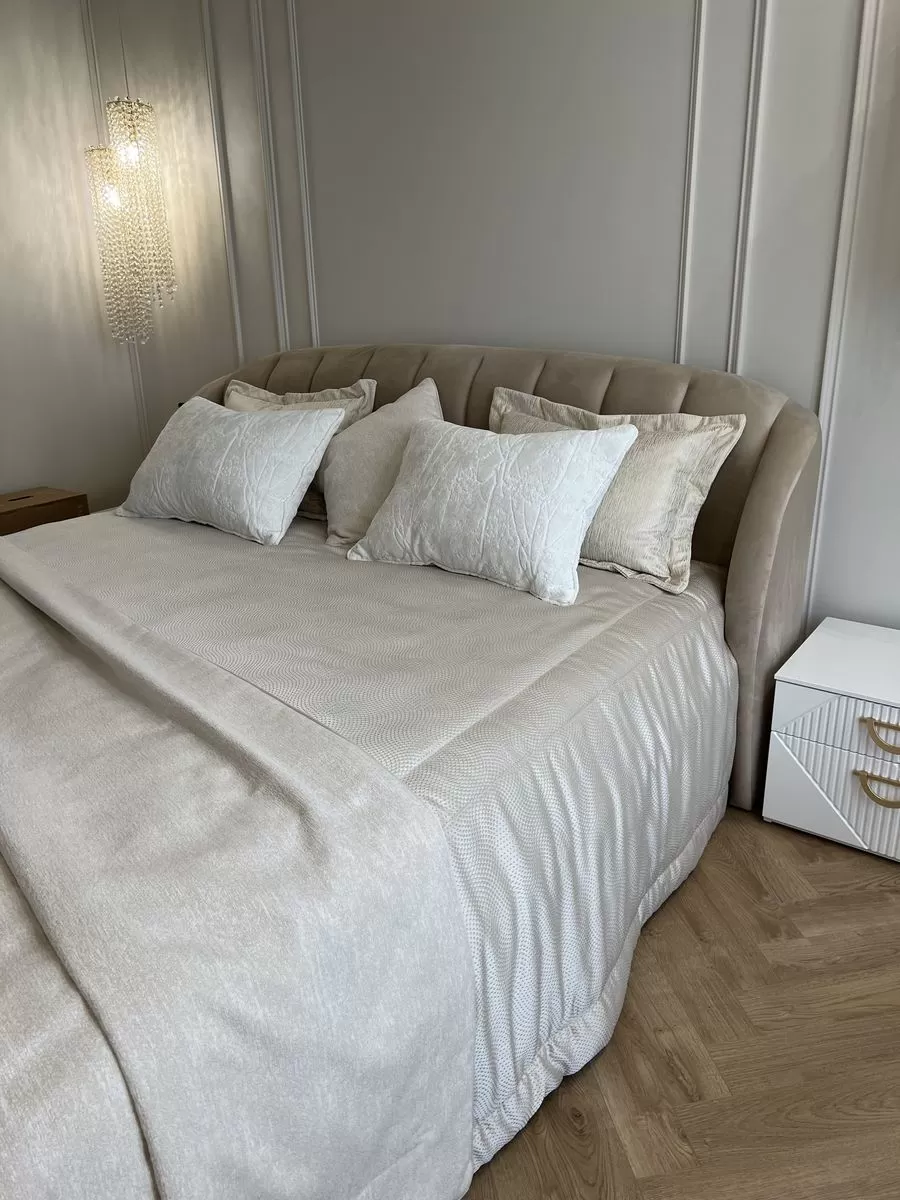 Пышное покрывало, двухстороння дорожка, комплект подушек