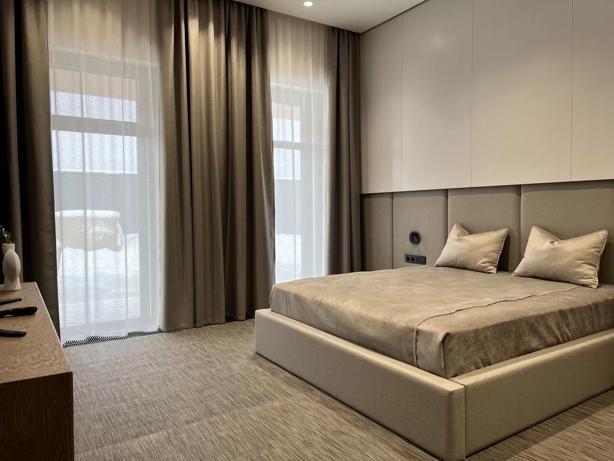 Тюль и три плотные портьеры 4.3/3.5