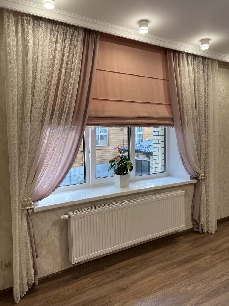 Римская штора и тюль 2 ряда